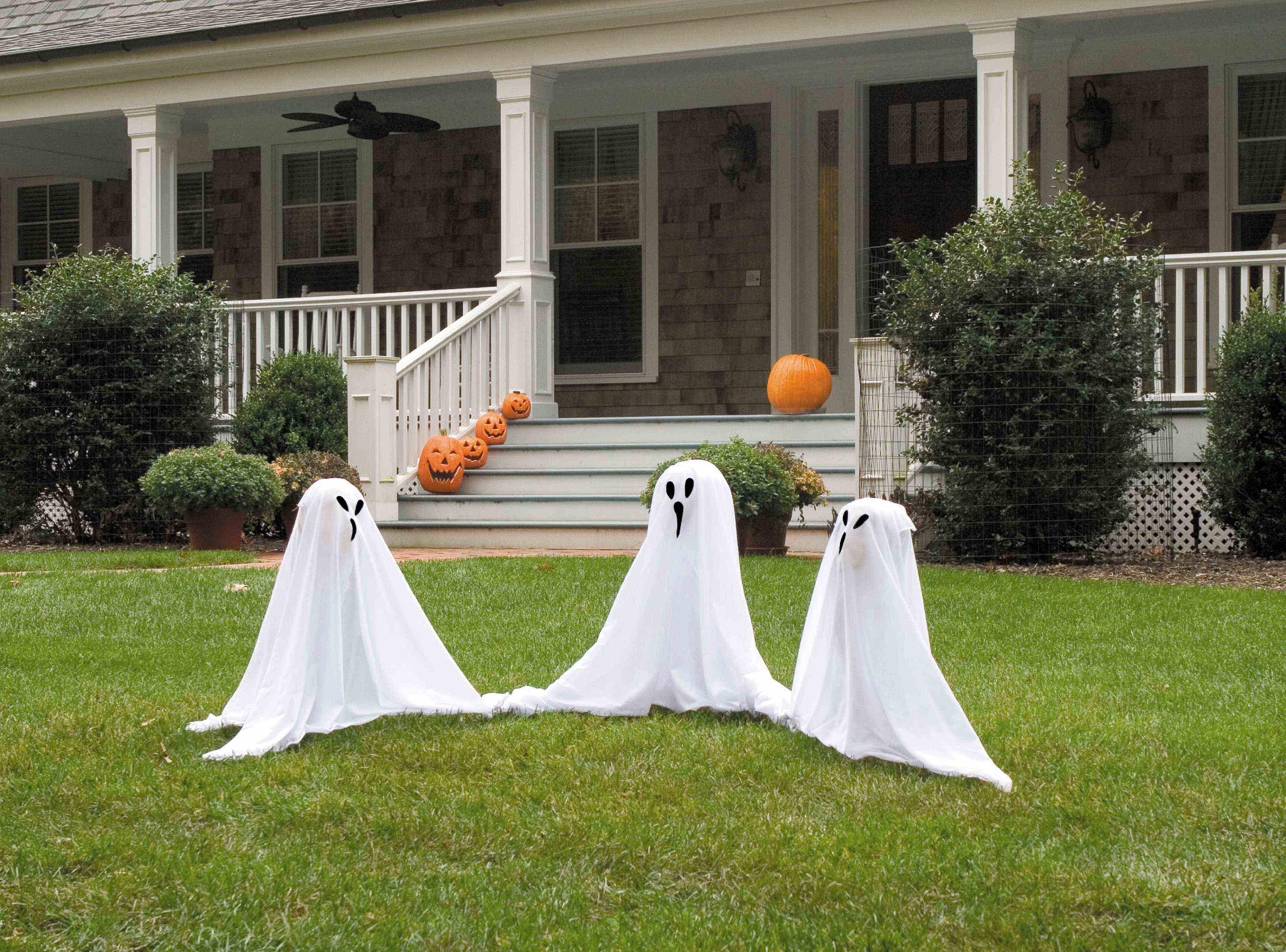 Color-Changing Light-Up Ghost Stakes 3pc