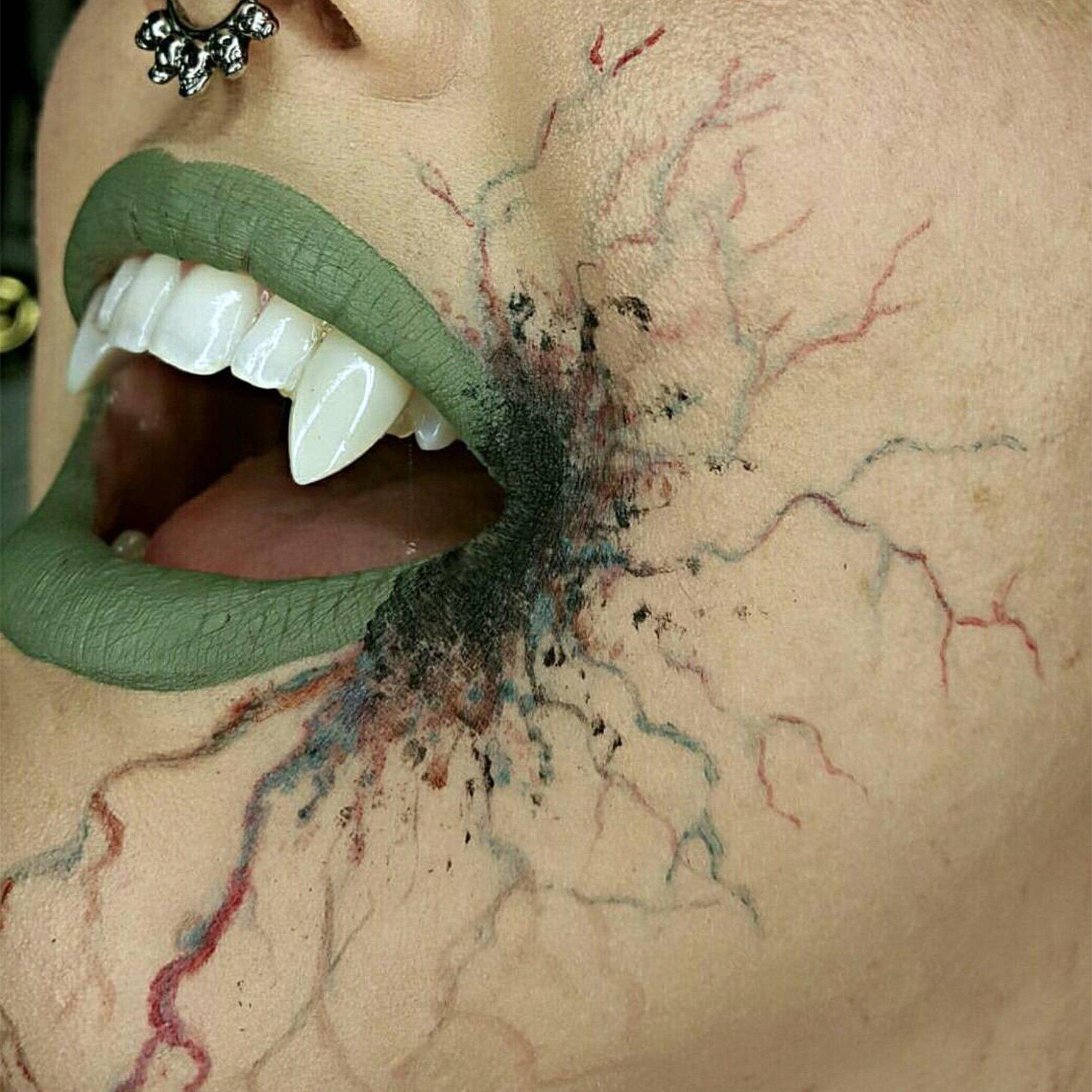 Scarecrow? Classic Deluxe Vampire Fang Set, 18mm, 2pc